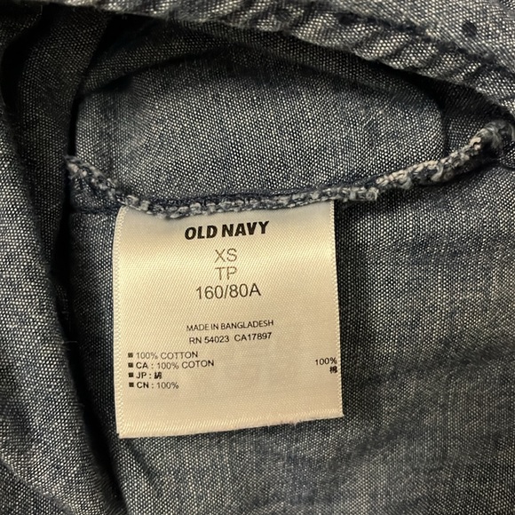 Old Navy Blue Jean long sleeve polka dot button up - Picture 7 of 7